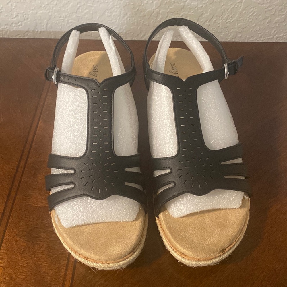 NWT sandals